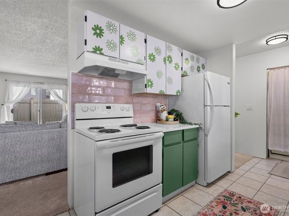 8823 Holly Drive C102, Everett WA 98208