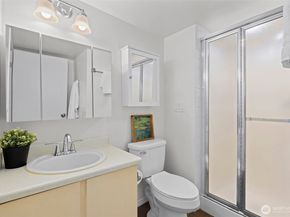 8823 Holly Drive C102, Everett WA 98208