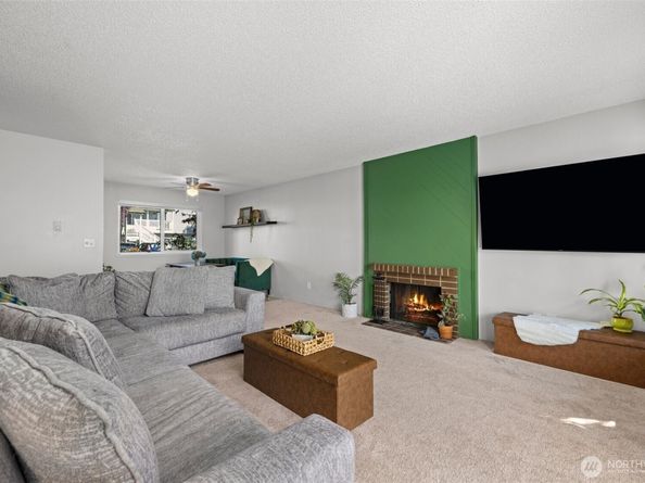 8823 Holly Drive C102, Everett WA 98208