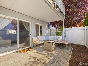 8823 Holly Drive C102, Everett WA 98208