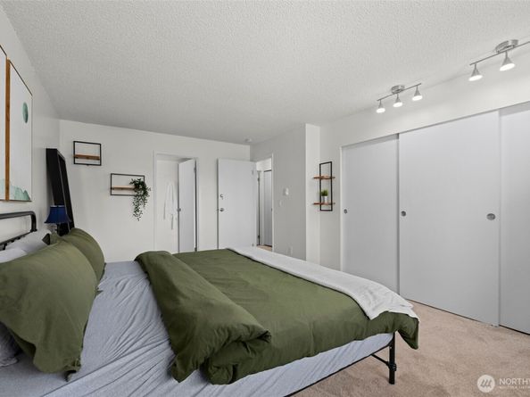 8823 Holly Drive C102, Everett WA 98208
