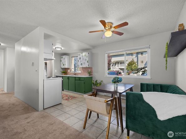 8823 Holly Drive C102, Everett WA 98208
