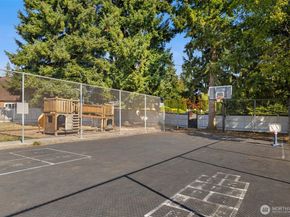 8823 Holly Drive C102, Everett WA 98208