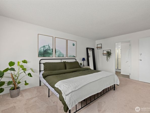 8823 Holly Drive C102, Everett WA 98208