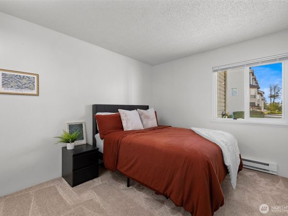 8823 Holly Drive C102, Everett WA 98208