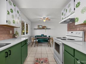 8823 Holly Drive C102, Everett WA 98208