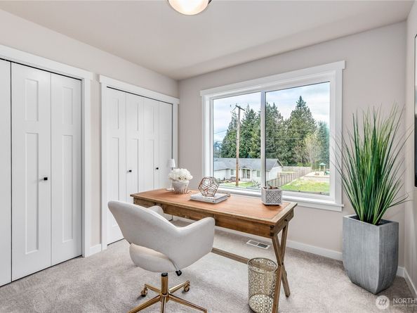 8702 Schoolway Place NW, Silverdale WA 98383