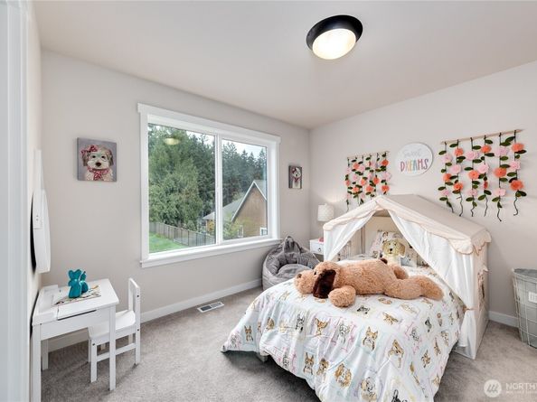 8702 Schoolway Place NW, Silverdale WA 98383