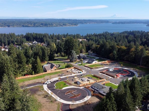 8702 Schoolway Place NW, Silverdale WA 98383