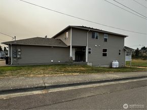 2905 11th Street A & B, Everett WA 98201