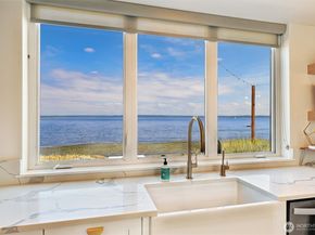 15638 Point Monroe Drive NE, Bainbridge Island WA 98110