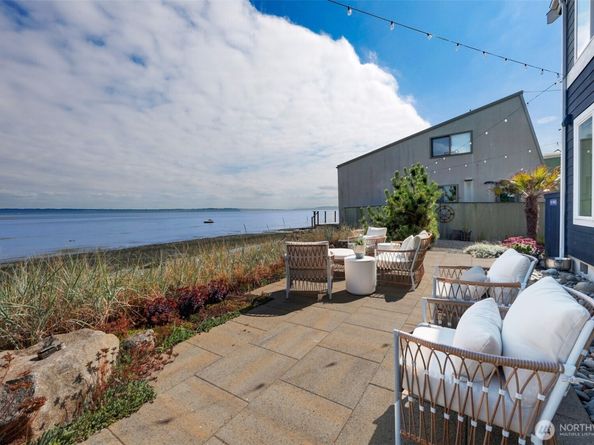 15638 Point Monroe Drive NE, Bainbridge Island WA 98110