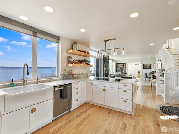 15638 Point Monroe Drive NE, Bainbridge Island WA 98110