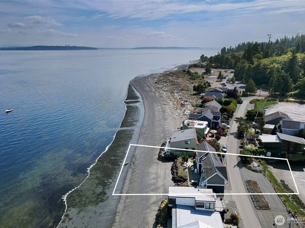 15638 Point Monroe Drive NE, Bainbridge Island WA 98110