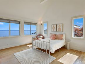 15638 Point Monroe Drive NE, Bainbridge Island WA 98110