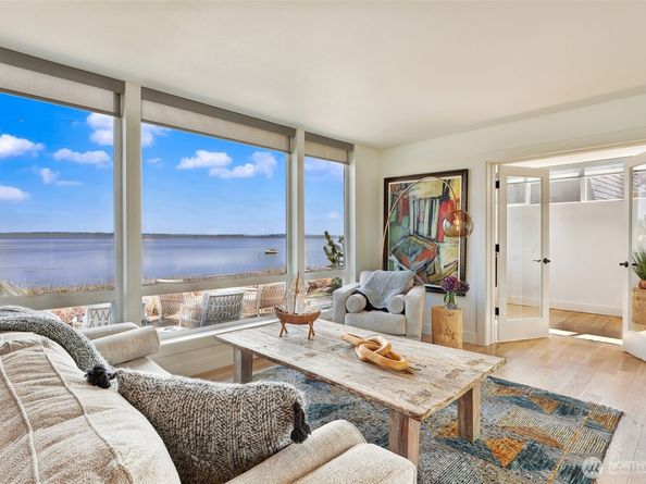 15638 Point Monroe Drive NE, Bainbridge Island WA 98110