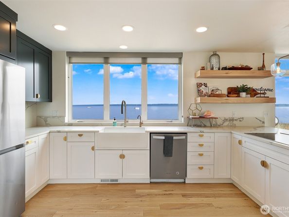 15638 Point Monroe Drive NE, Bainbridge Island WA 98110