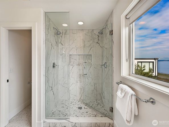 15638 Point Monroe Drive NE, Bainbridge Island WA 98110
