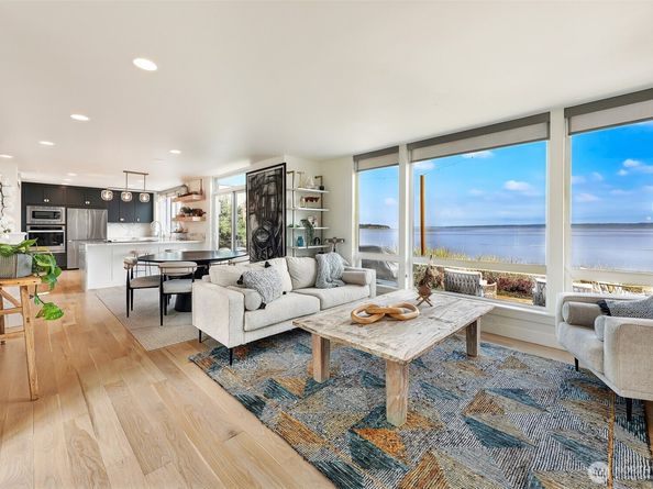 15638 Point Monroe Drive NE, Bainbridge Island WA 98110