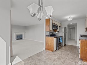10106 Greenwood Avenue N 203, Seattle WA 98133