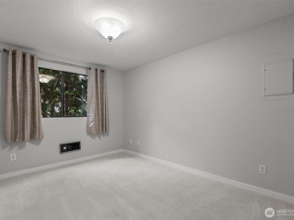 10106 Greenwood Avenue N 203, Seattle WA 98133