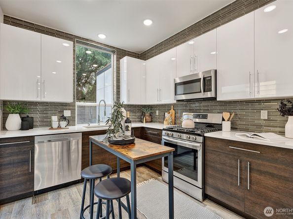 2045 A NW 63rd Street, Seattle WA 98107