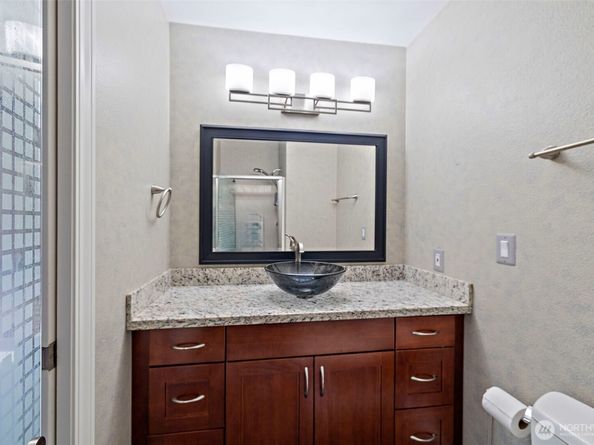 12102 NE 107th Street, Kirkland WA 98033