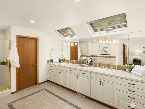 14002 205th Avenue NE, Woodinville WA 98077