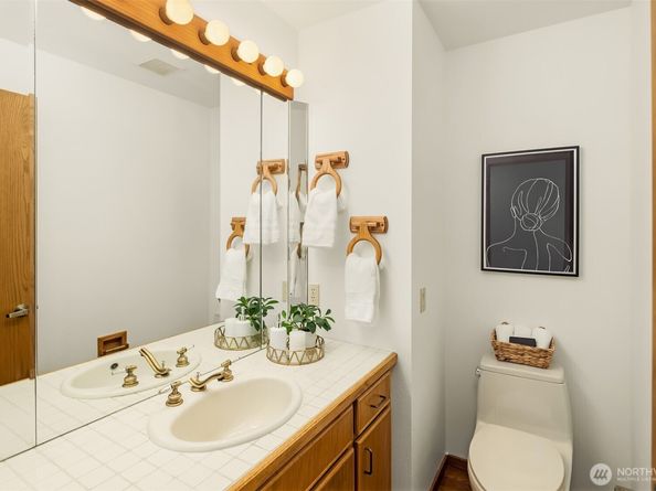14002 205th Avenue NE, Woodinville WA 98077