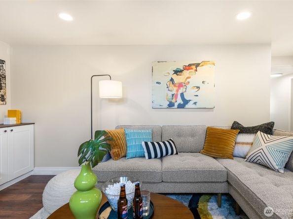 8254 Bagley Avenue N, Seattle WA 98103