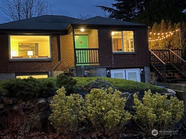 8254 Bagley Avenue N, Seattle WA 98103