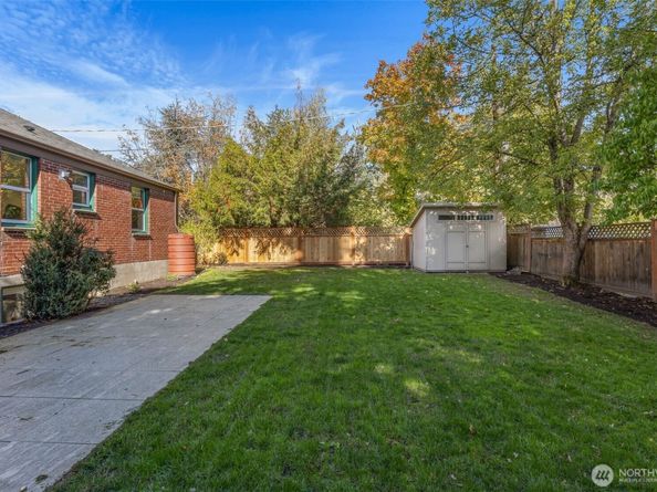 8254 Bagley Avenue N, Seattle WA 98103