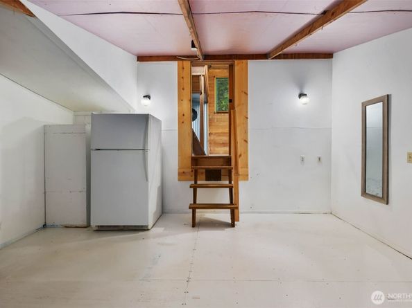 4420 Bluff Lane NE, Bainbridge Island WA 98110