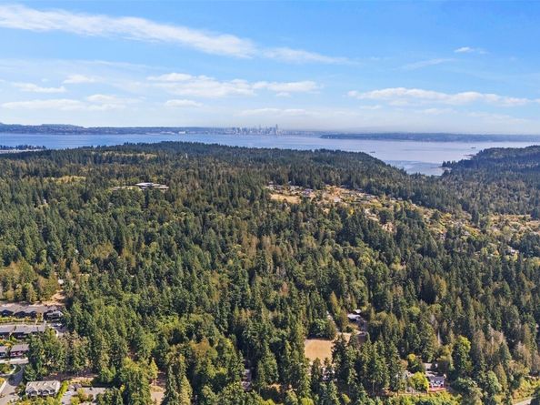 4420 Bluff Lane NE, Bainbridge Island WA 98110