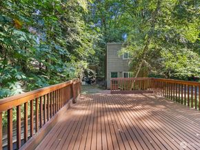 4420 Bluff Lane NE, Bainbridge Island WA 98110
