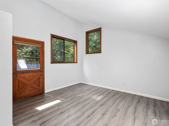 4420 Bluff Lane NE, Bainbridge Island WA 98110