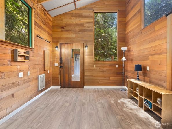 4420 Bluff Lane NE, Bainbridge Island WA 98110