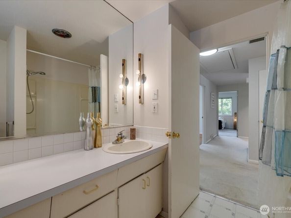 4332 W Mercer Way, Mercer Island WA 98040