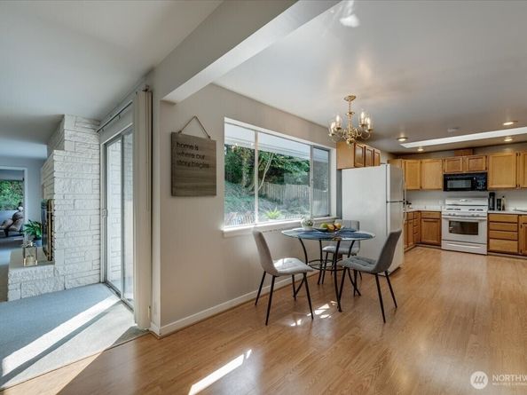 4332 W Mercer Way, Mercer Island WA 98040