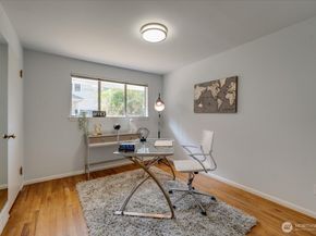 4332 W Mercer Way, Mercer Island WA 98040