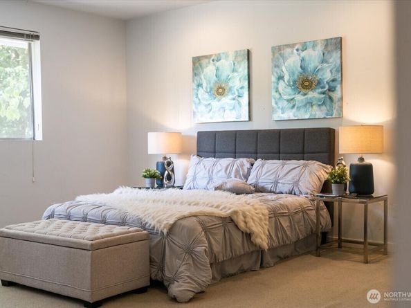 4332 W Mercer Way, Mercer Island WA 98040