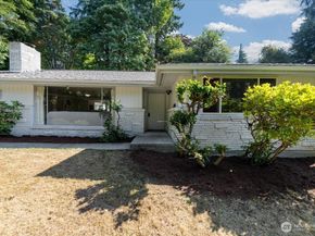 4332 W Mercer Way, Mercer Island WA 98040