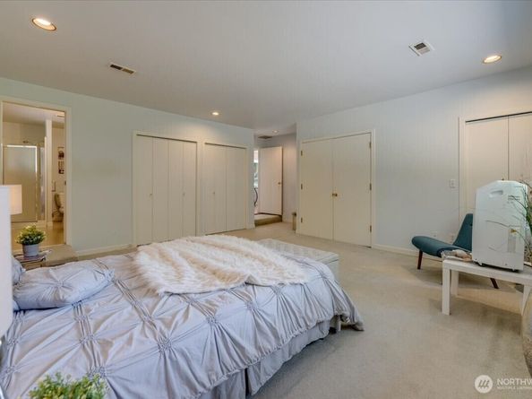 4332 W Mercer Way, Mercer Island WA 98040