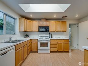 4332 W Mercer Way, Mercer Island WA 98040