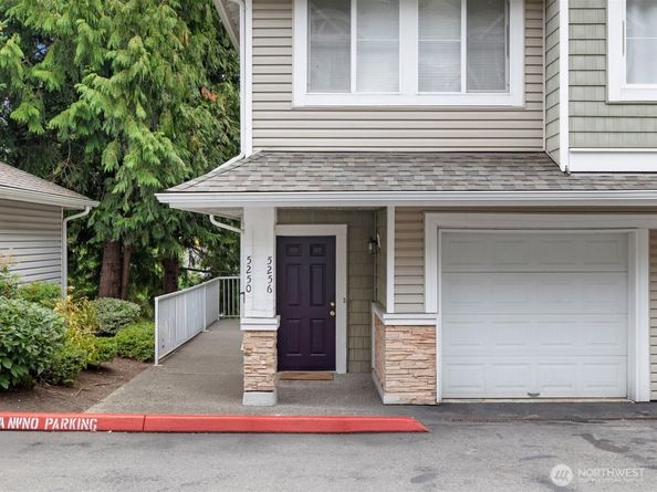 5256 236 Place SE 243, Issaquah WA 98029