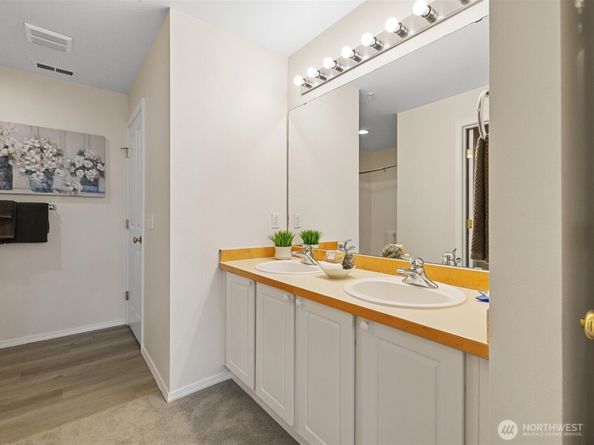 5256 236 Place SE 243, Issaquah WA 98029
