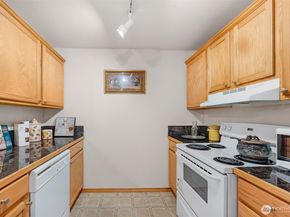 1009 112th Street SE B305, Everett WA 98208