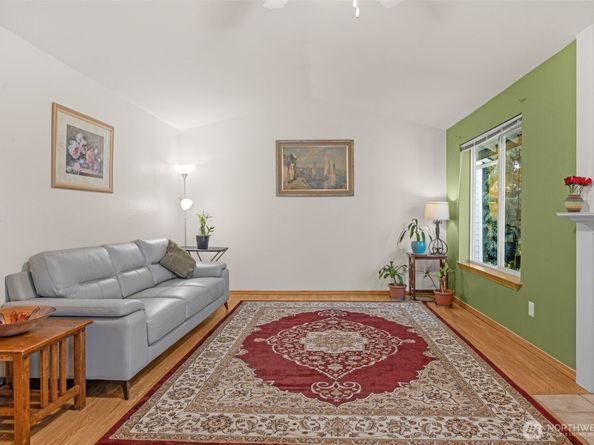 1009 112th Street SE B305, Everett WA 98208