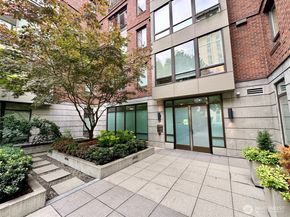 4547 8th Ave NE 306, Seattle WA 98105