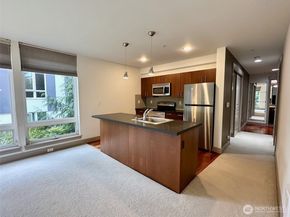 4547 8th Ave NE 306, Seattle WA 98105